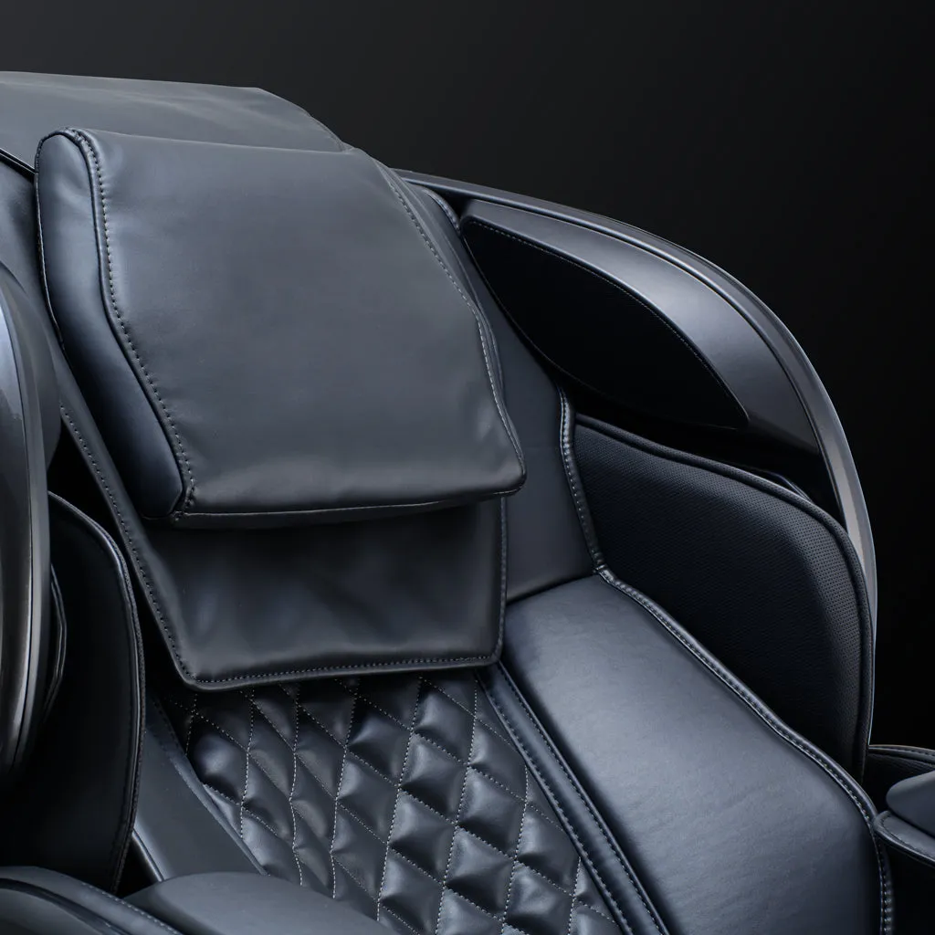 Qi™ XE Pro Massage Chair in Black