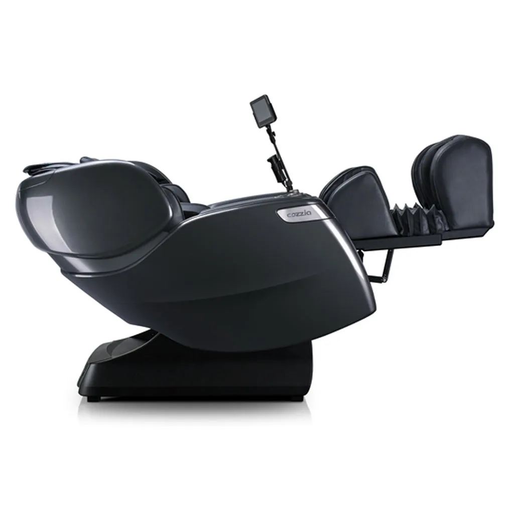 Qi™ XE Pro Massage Chair in Black