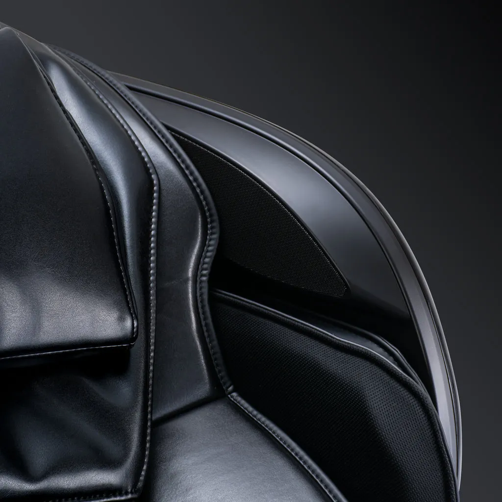 Qi™ XE Pro Massage Chair in Black